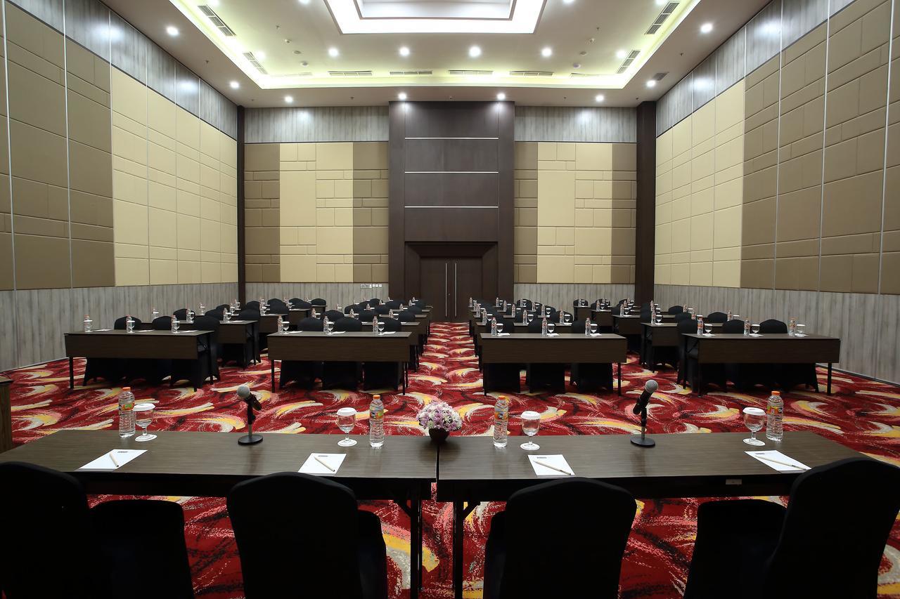 Bigland Hotel & Convention Sentul Богор Екстер'єр фото