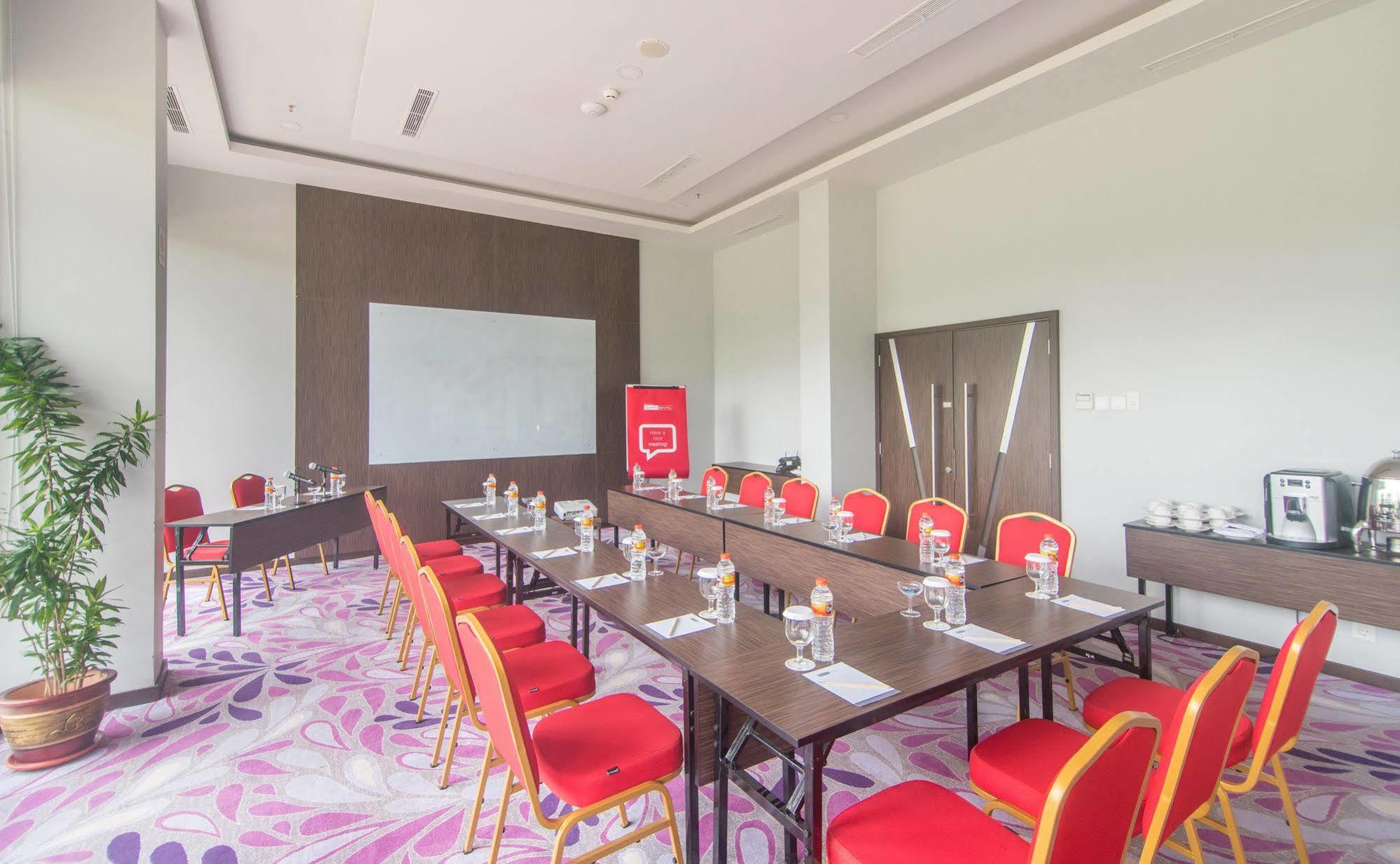 Bigland Hotel & Convention Sentul Богор Екстер'єр фото